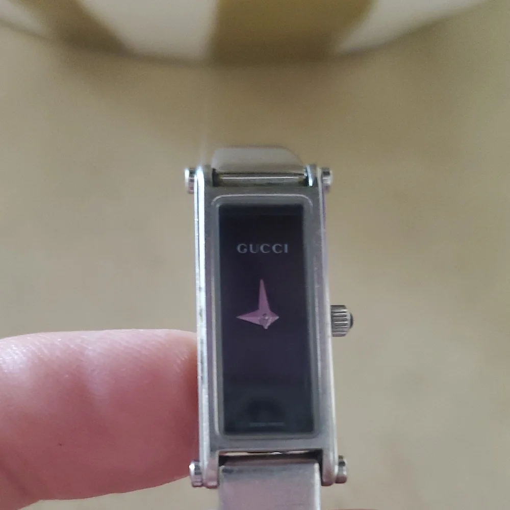 Gucci 1500 L Stainless Silver Watch